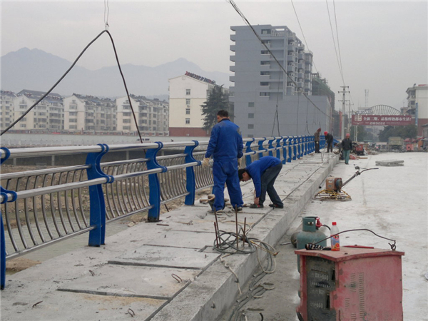 衡水不锈钢复合管护栏常见问题及解决方案