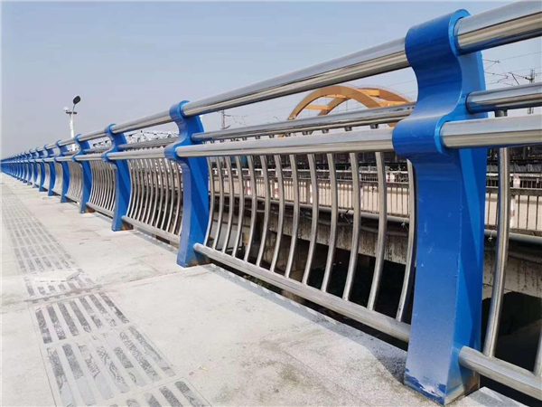衡水304不锈钢复合管护栏的生产工艺揭秘